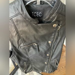 Ladies faux leather black vest